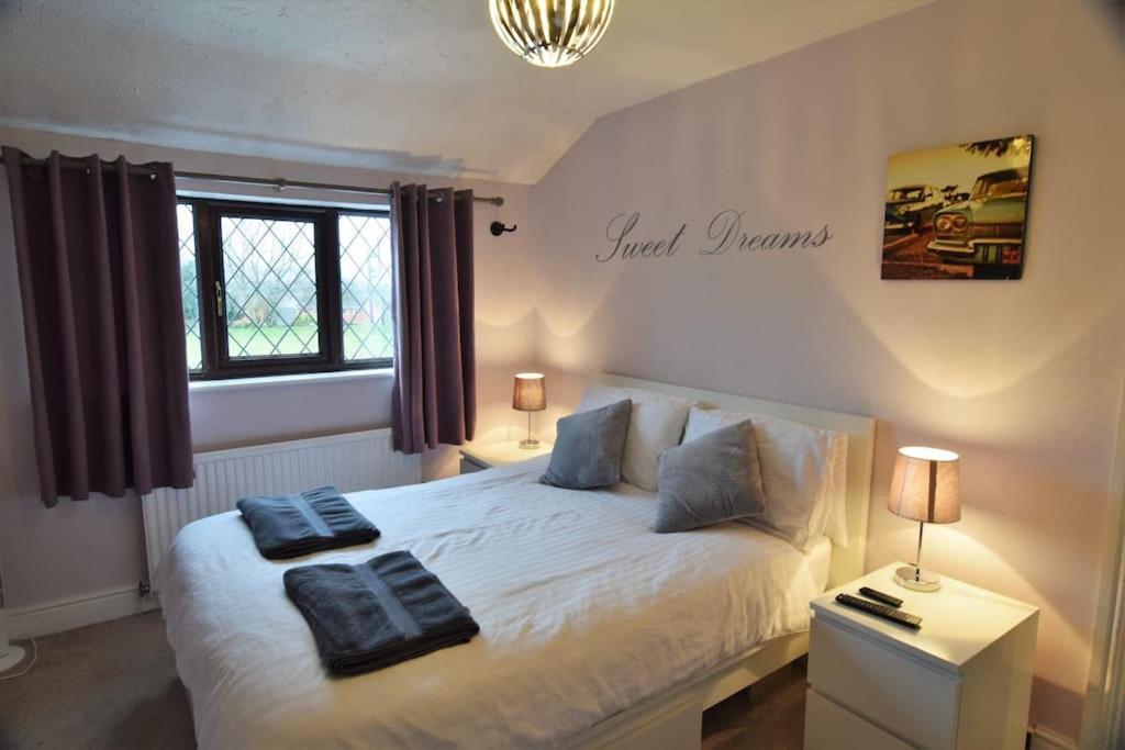 Mikes At Menai - Stylish & Spacious 3 Bed House In Menai Bridge. Extérieur photo