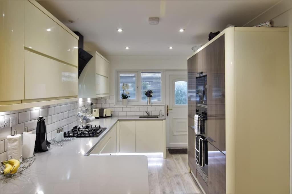 Mikes At Menai - Stylish & Spacious 3 Bed House In Menai Bridge. Extérieur photo