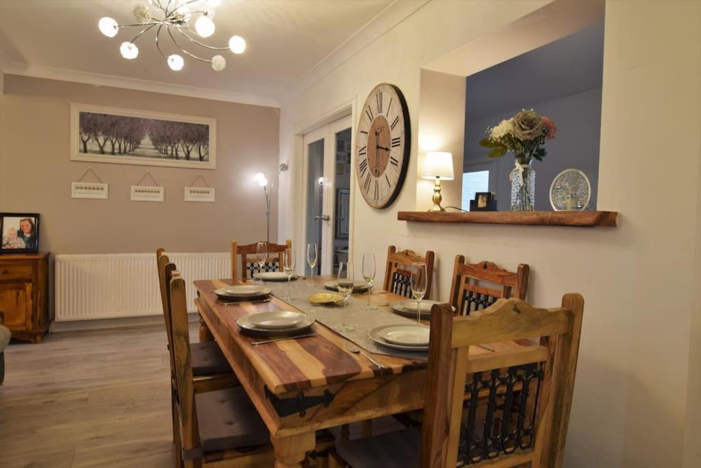 Mikes At Menai - Stylish & Spacious 3 Bed House In Menai Bridge. Extérieur photo